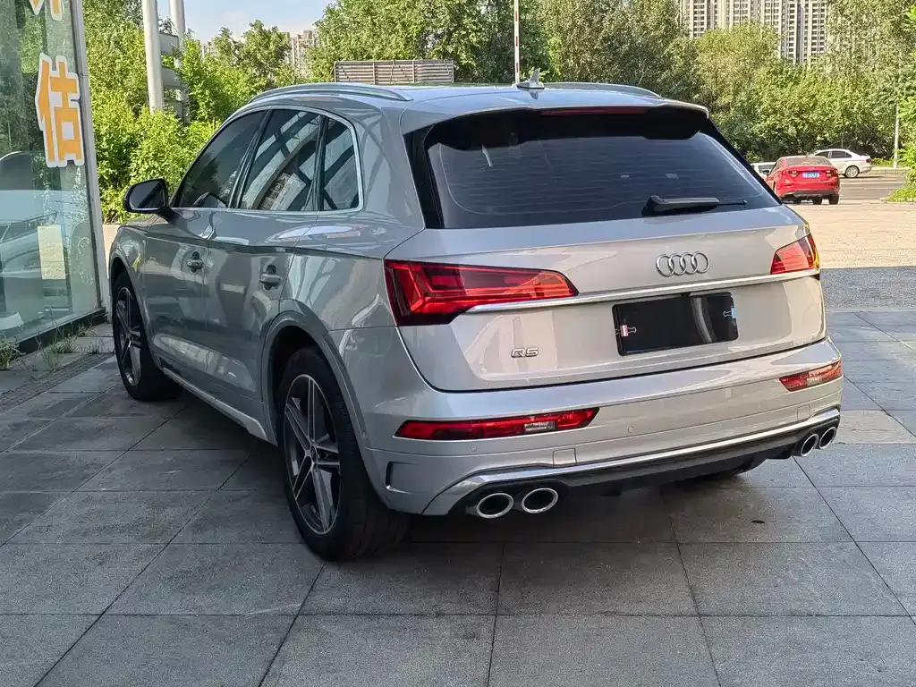 Audi SQ5 — фото 8