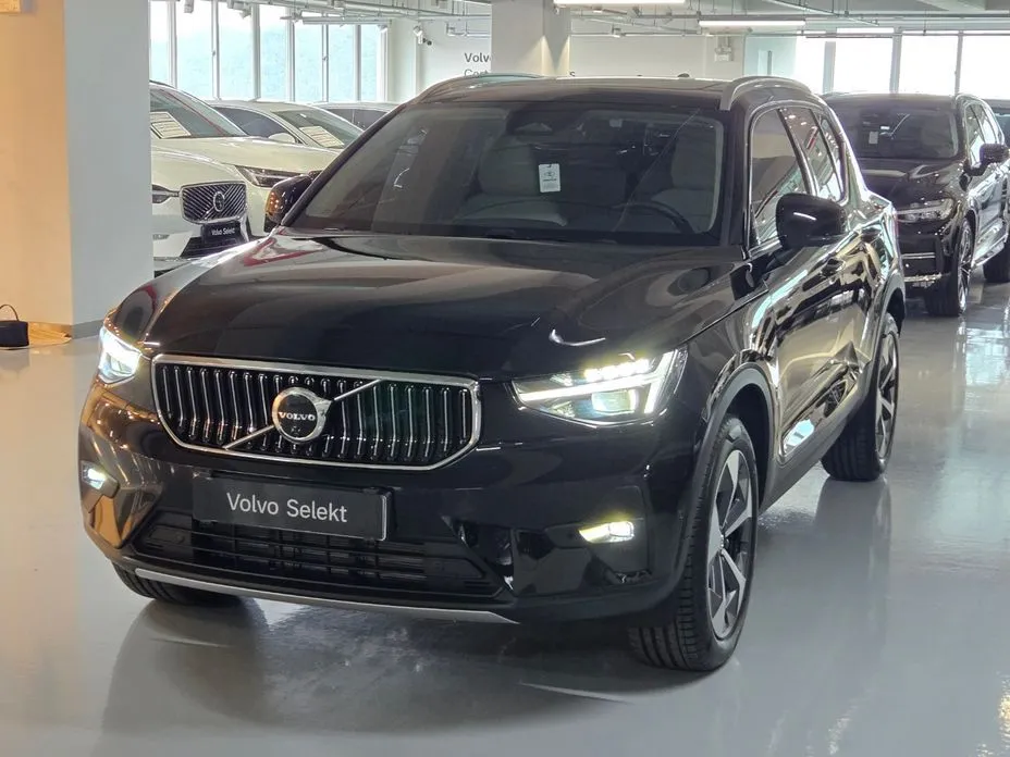Volvo XC40 B4 Ultra Bright 1