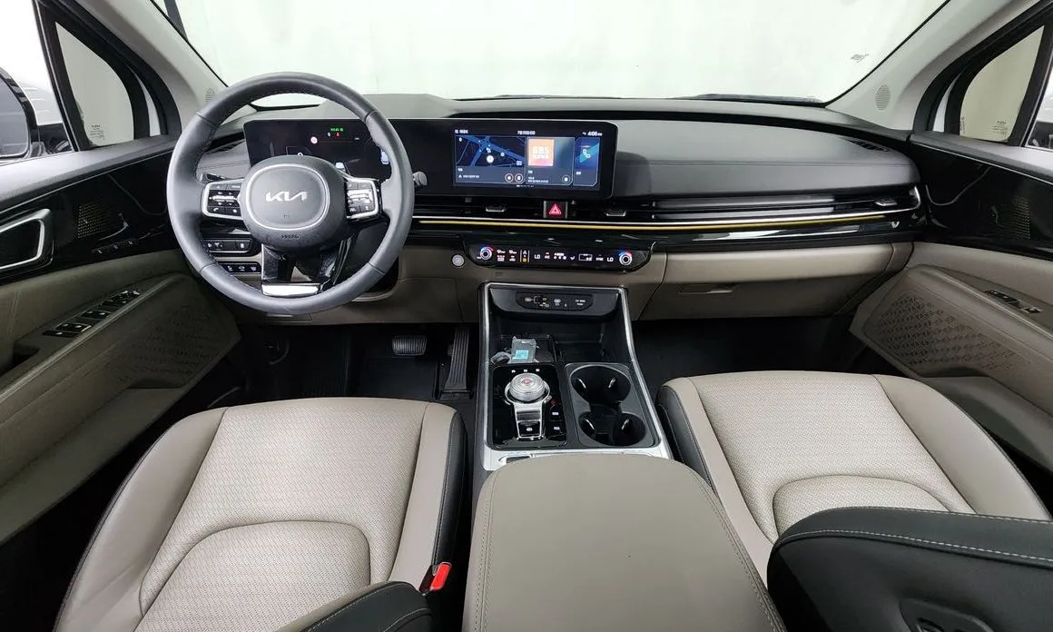 Kia Carnival — фото 10