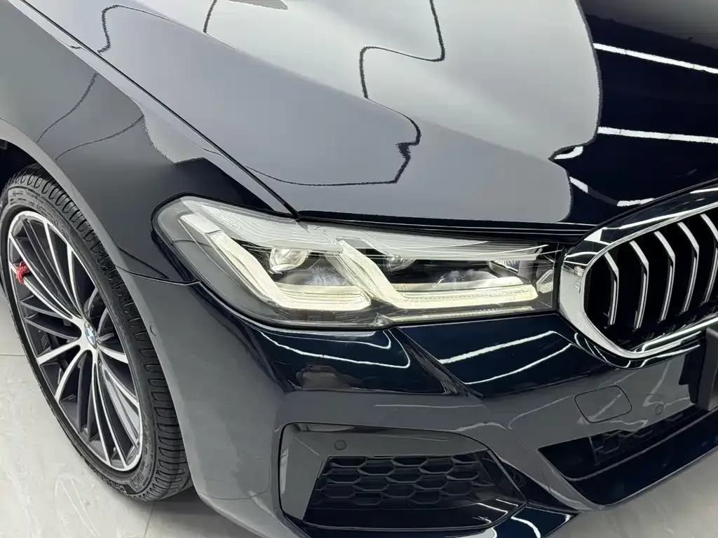 BMW 5 Series — фото 9