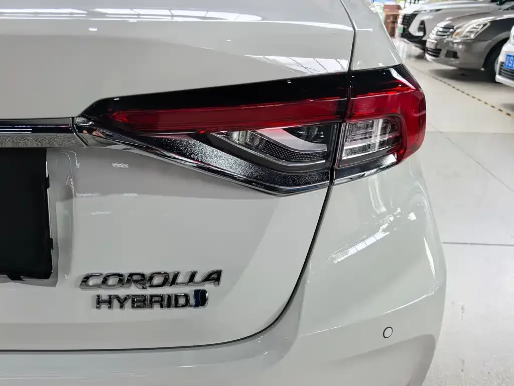 Toyota Corolla — фото 9