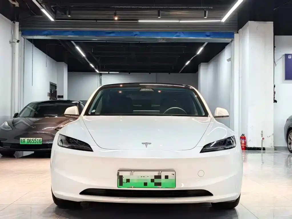 Tesla Model 3 — фото 3