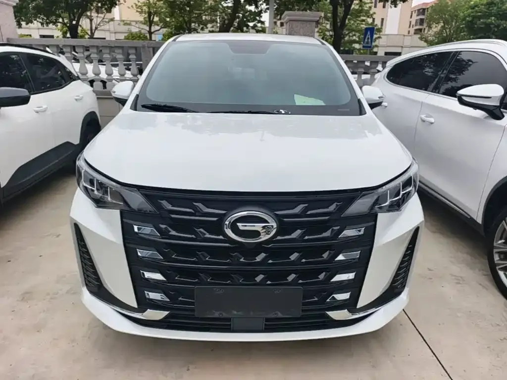 GAC Motor Trumpchi M6 — фото 10