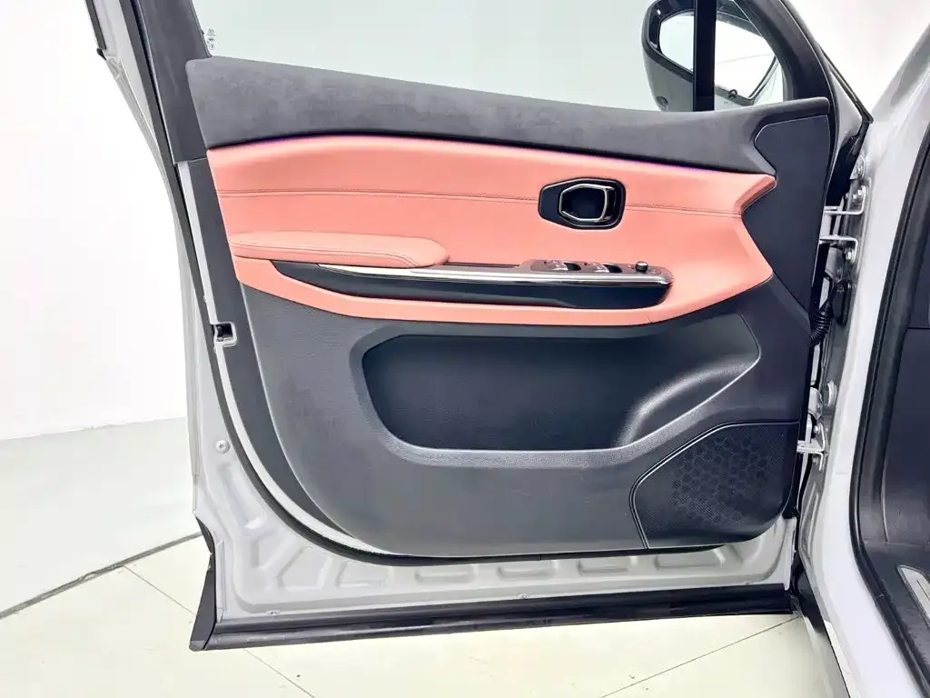 NIO EC6 — фото 10
