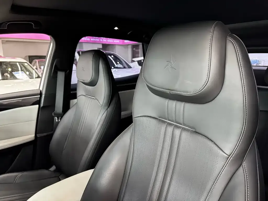 Geely Galaxy L7 — фото 7