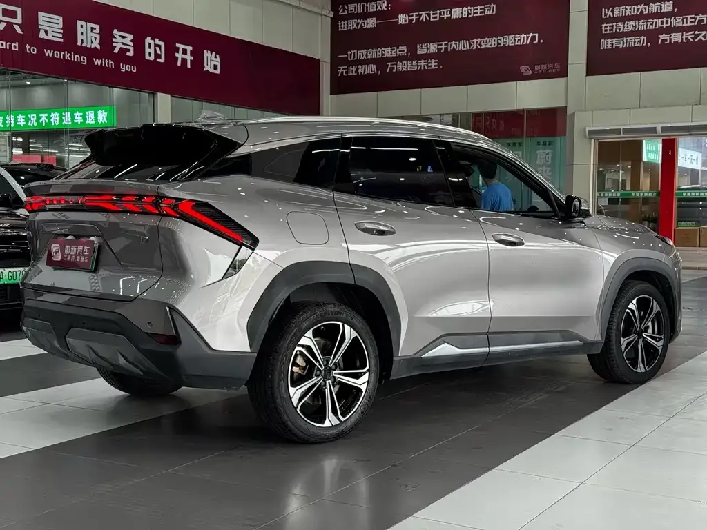 Geely Galaxy L7 — фото 10