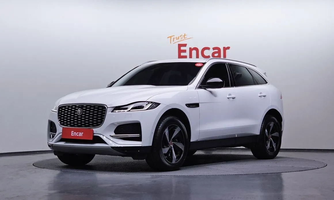Jaguar F-PACE — фото 1