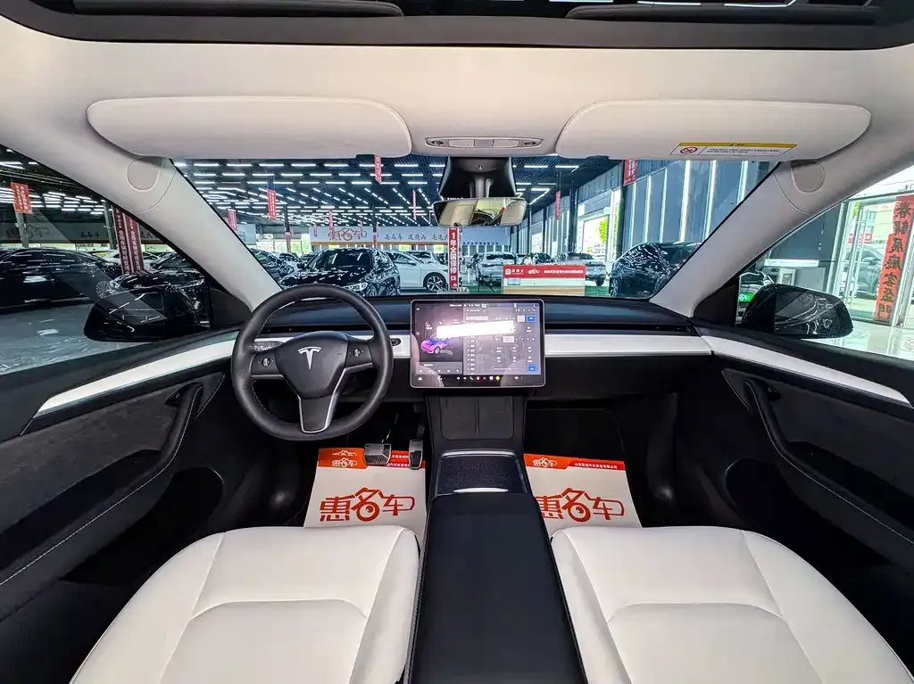 Tesla Model Y — фото 8