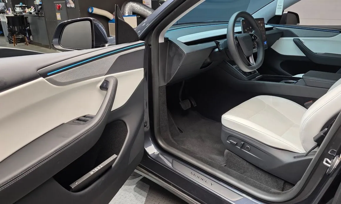 Tesla Model Y — фото 8