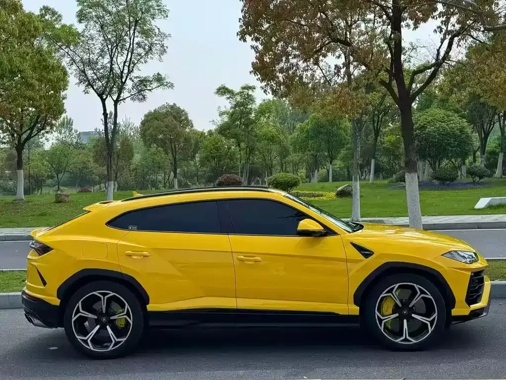 Lamborghini Urus — фото 7
