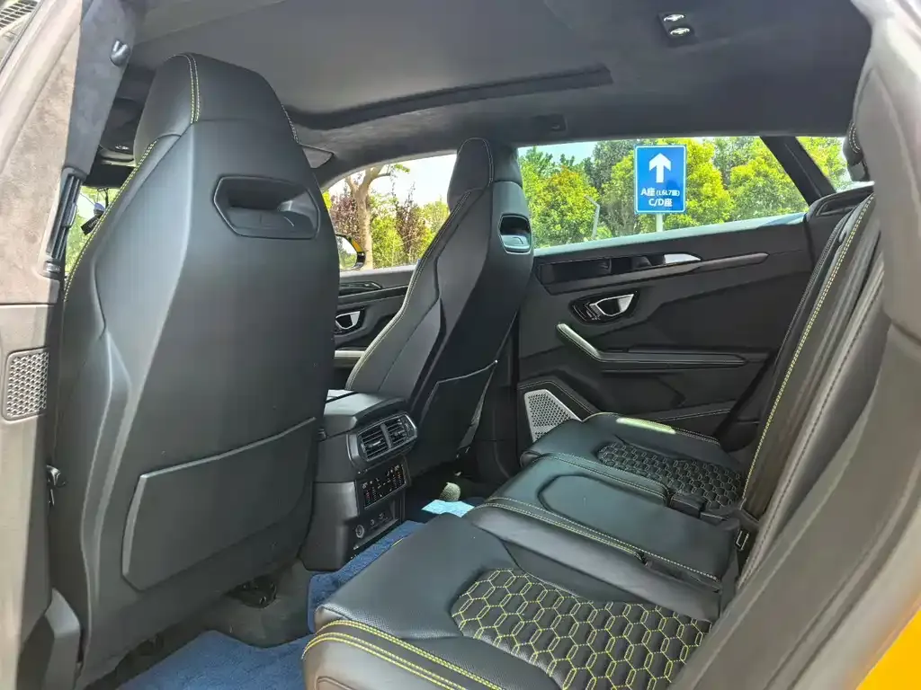 Lamborghini Urus — фото 4