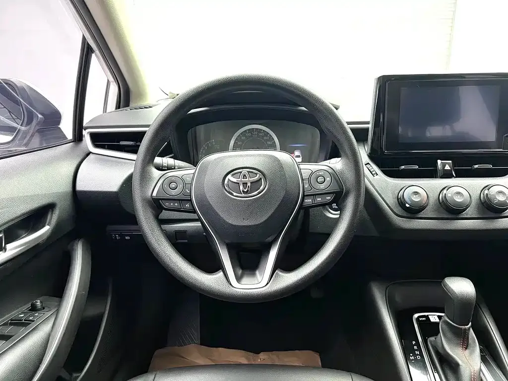 Toyota Corolla — фото 5