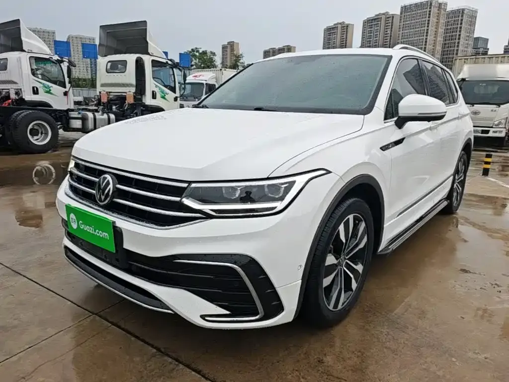 Volkswagen Tiguan L — фото 7