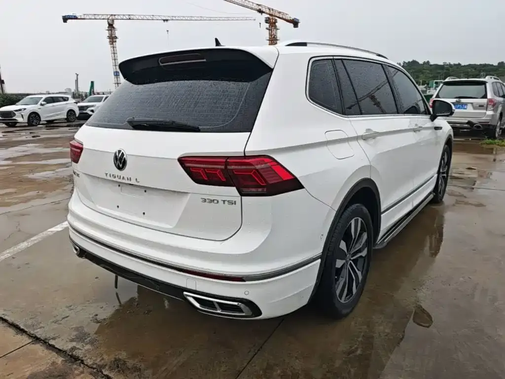 Volkswagen Tiguan L — фото 8