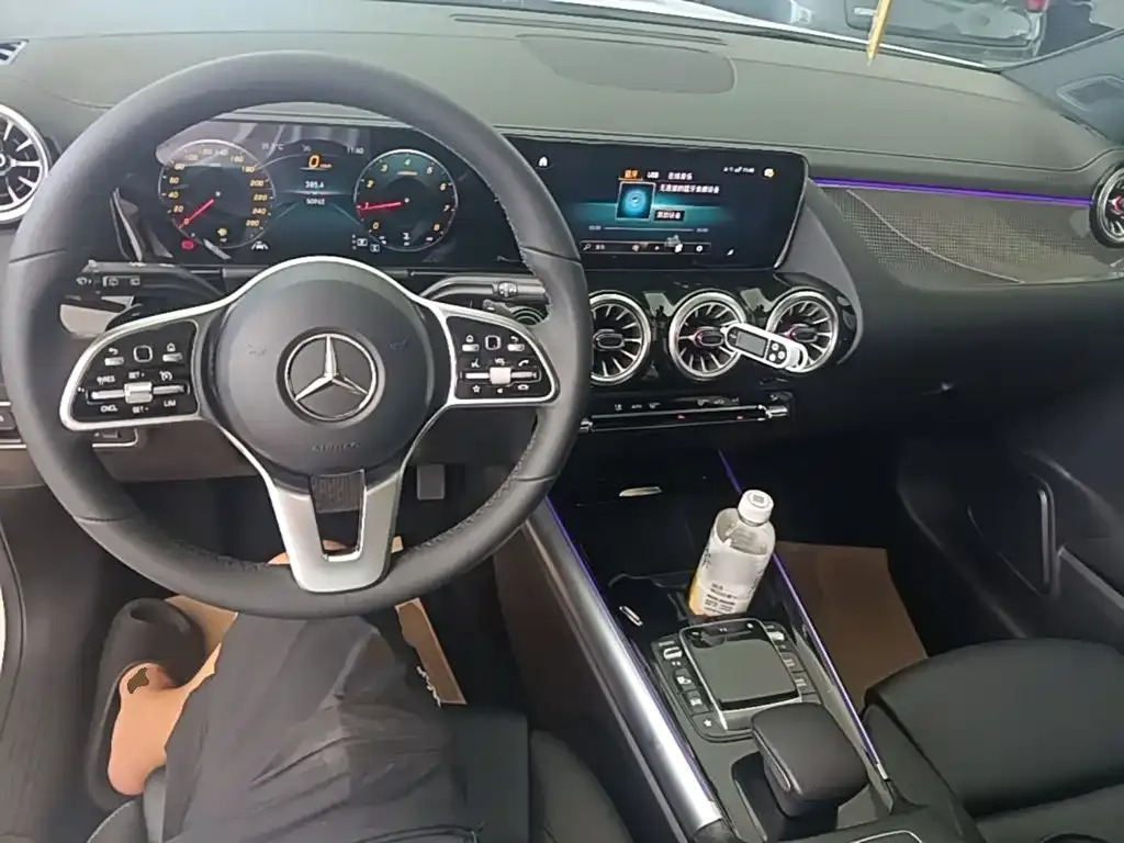 Mercedes-Benz GLA — фото 10