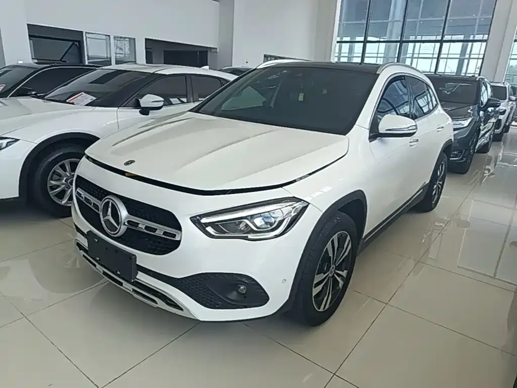 Mercedes-Benz GLA — фото 8