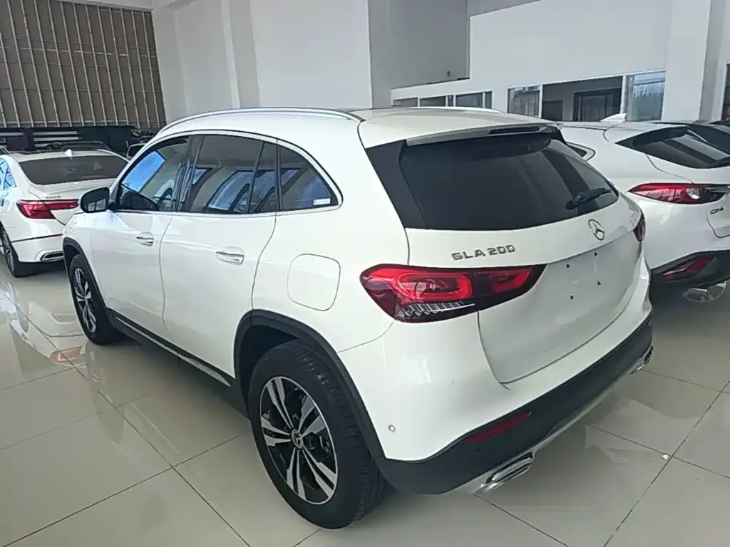 Mercedes-Benz GLA — фото 7