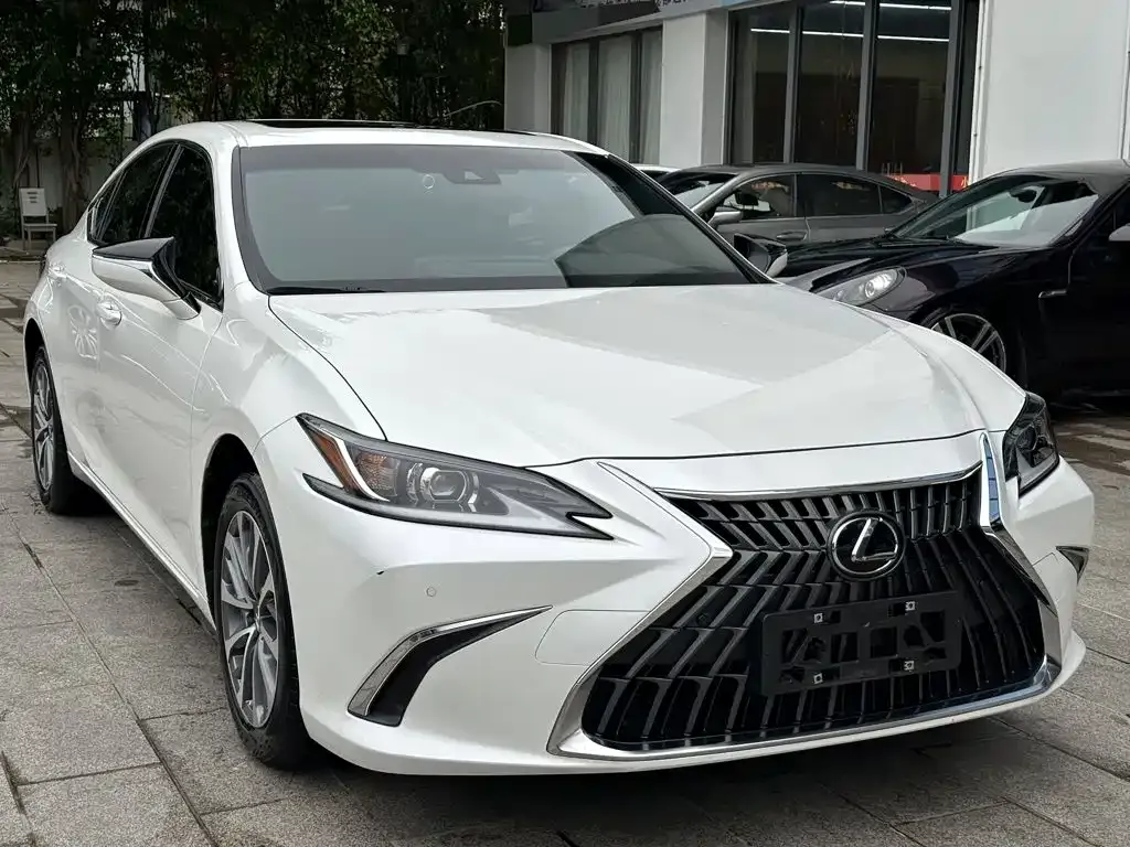 Lexus ES — фото 3