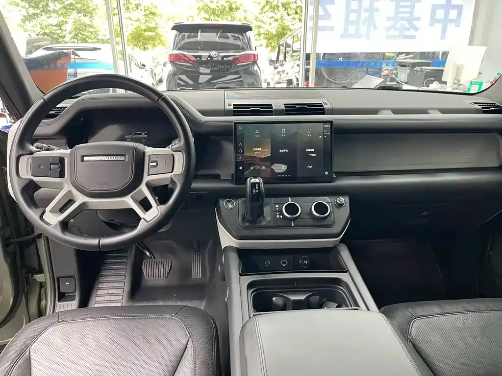 Land Rover Defender — фото 7