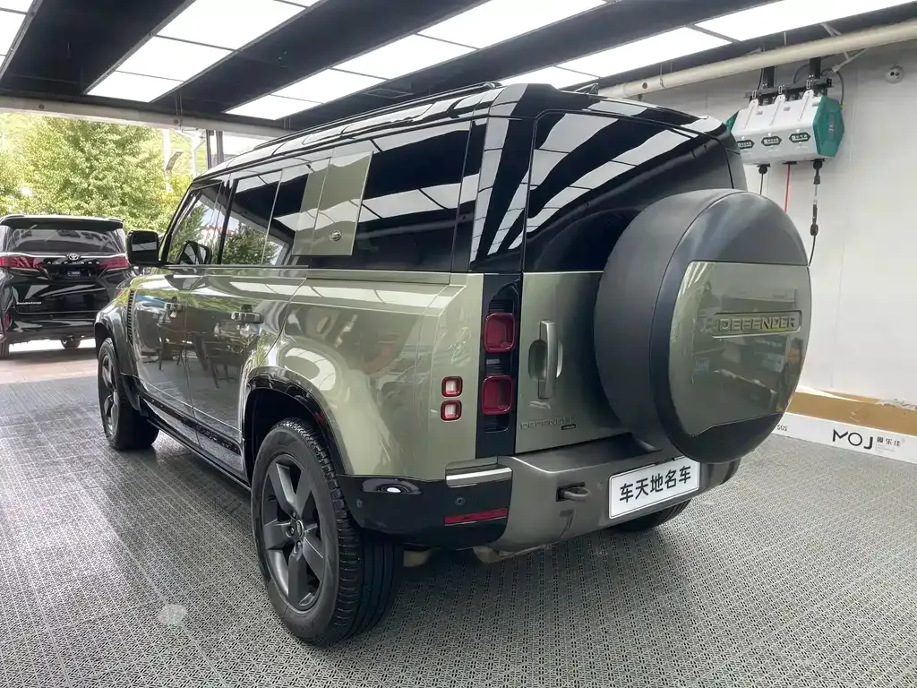 Land Rover Defender — фото 8