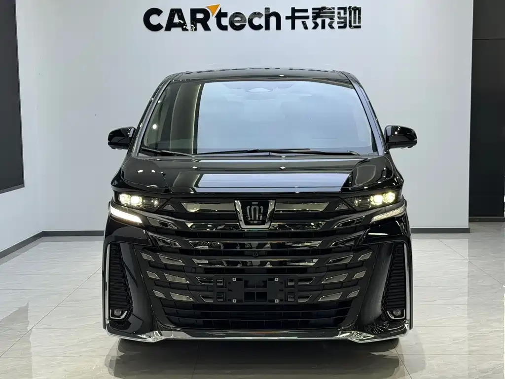Toyota Vellfire — фото 10