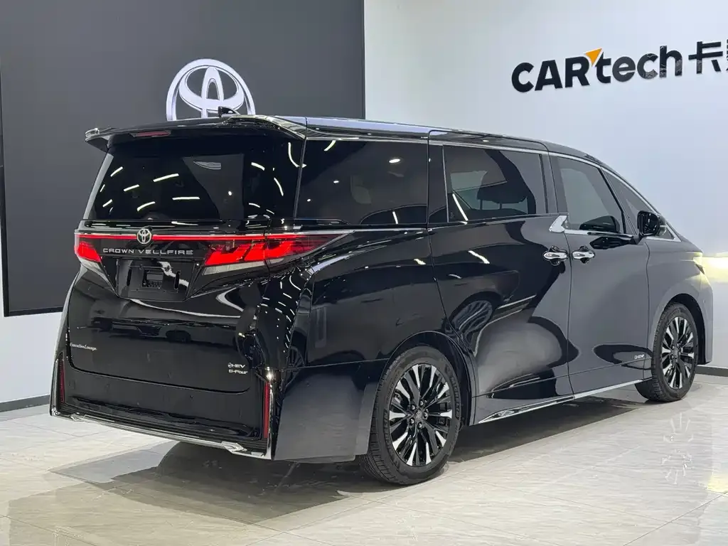 Toyota Vellfire — фото 8