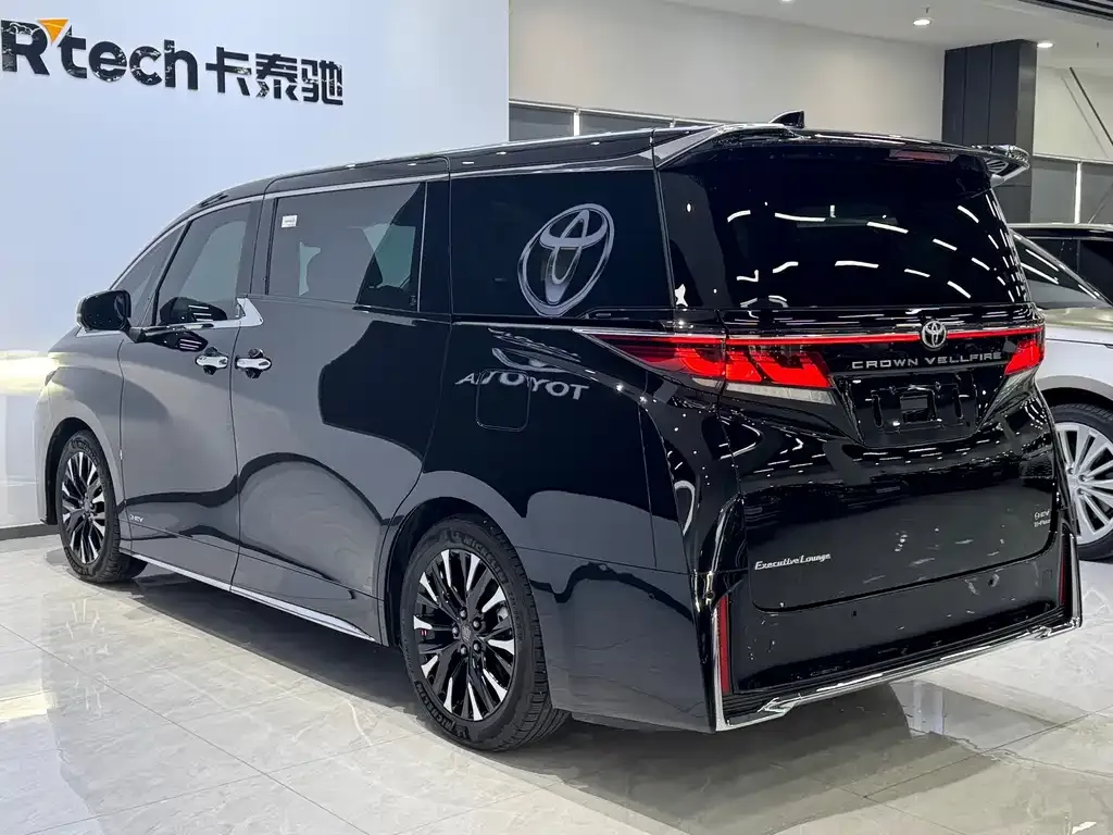 Toyota Vellfire — фото 5