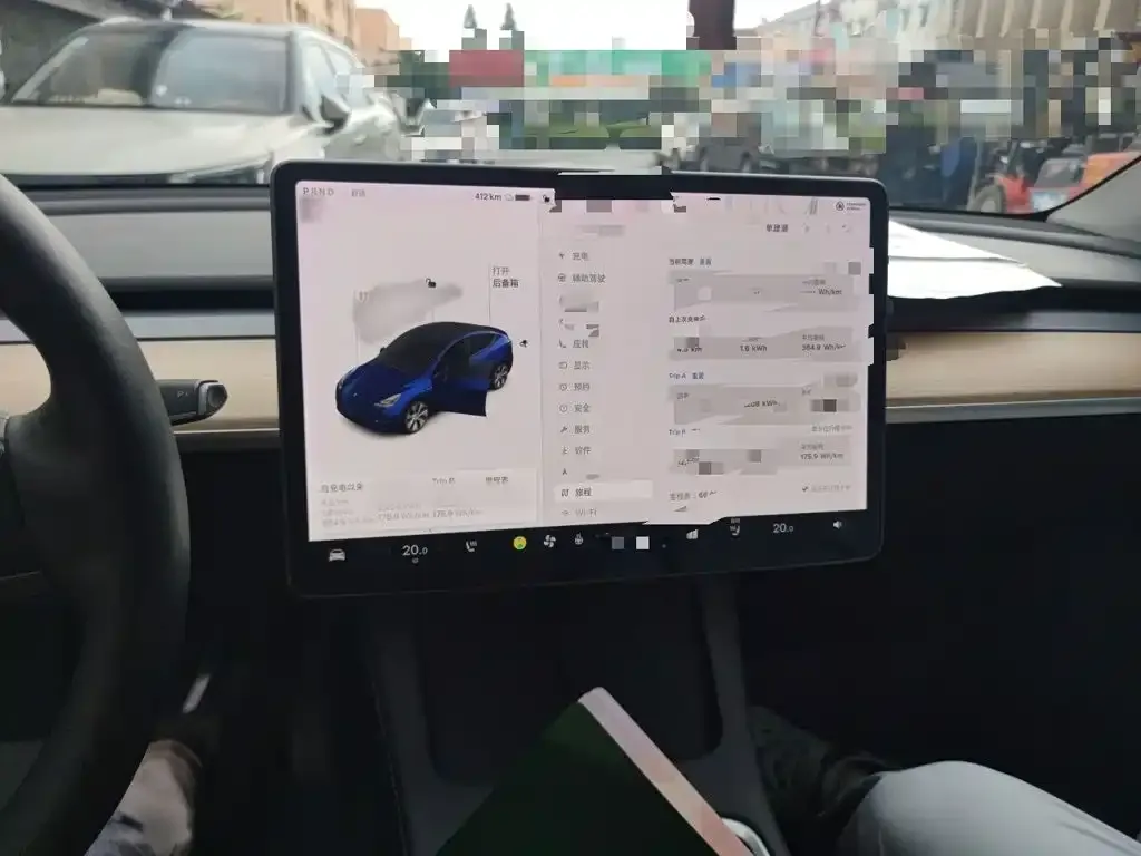 Tesla Model Y — фото 6