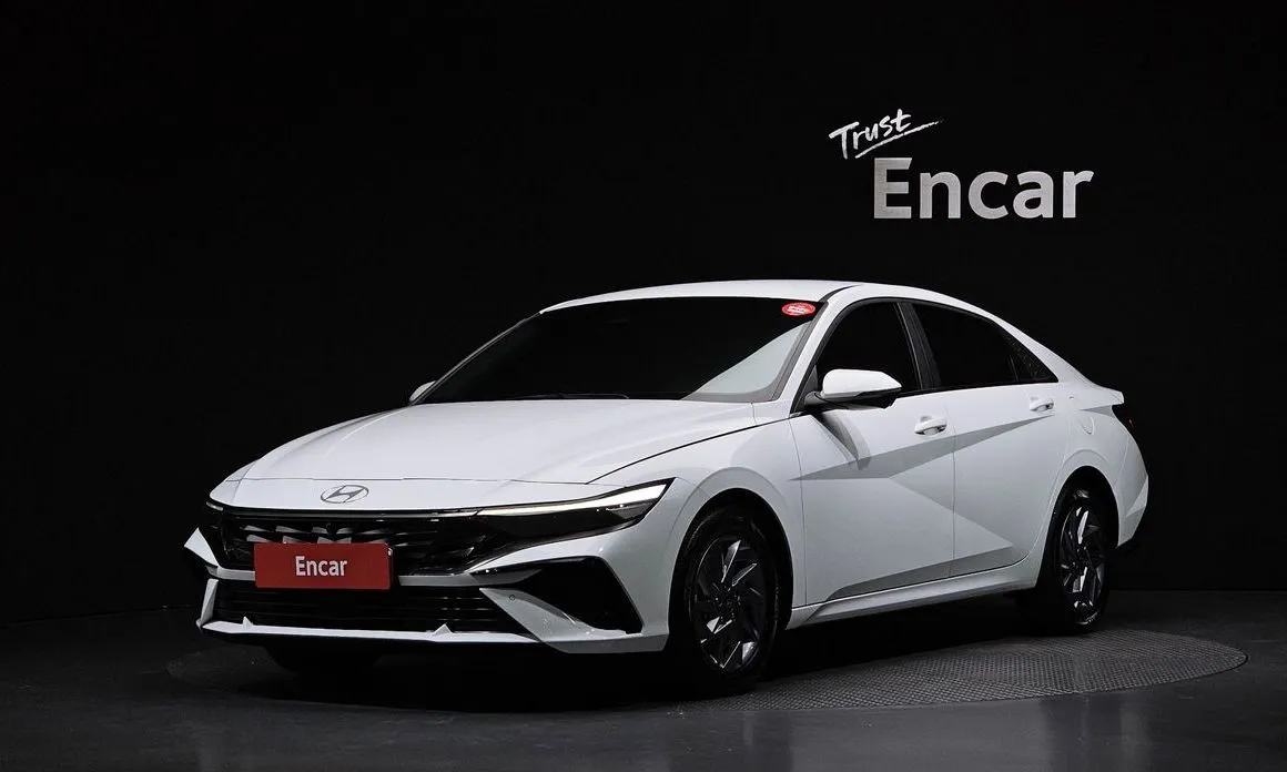 Hyundai AVANTE — фото 1