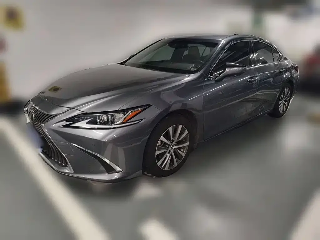 Lexus ES — фото 1