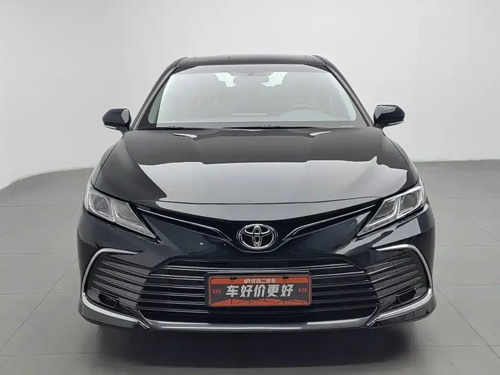 Toyota Camry — фото 3
