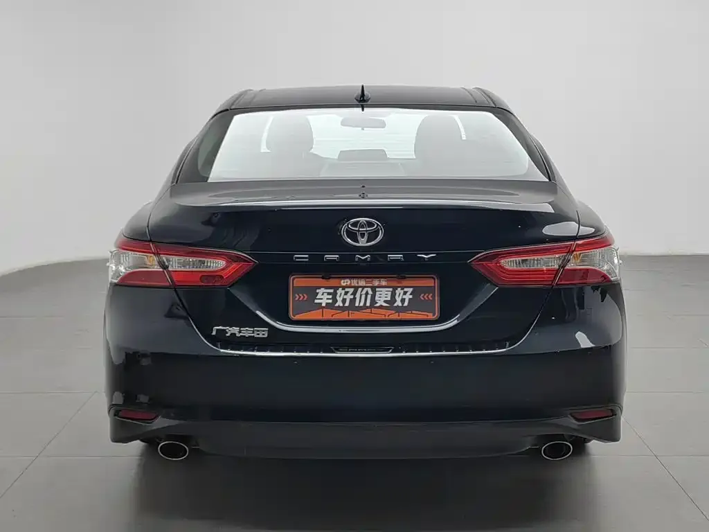 Toyota Camry — фото 8
