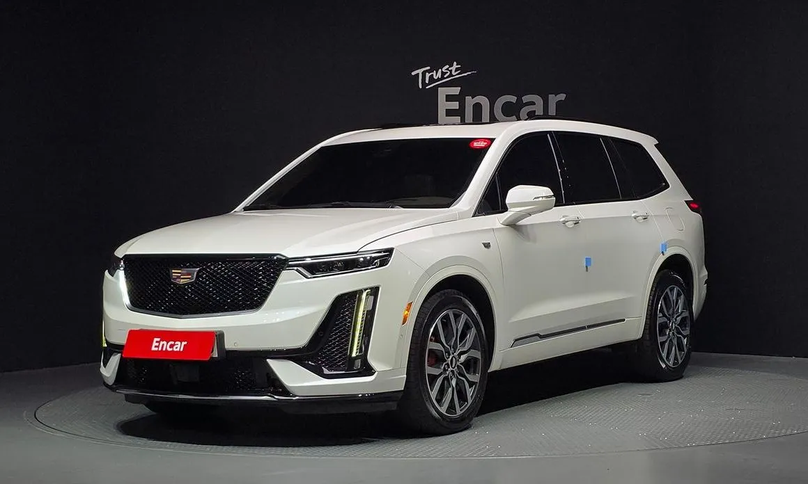 Cadillac XT6 — фото 1