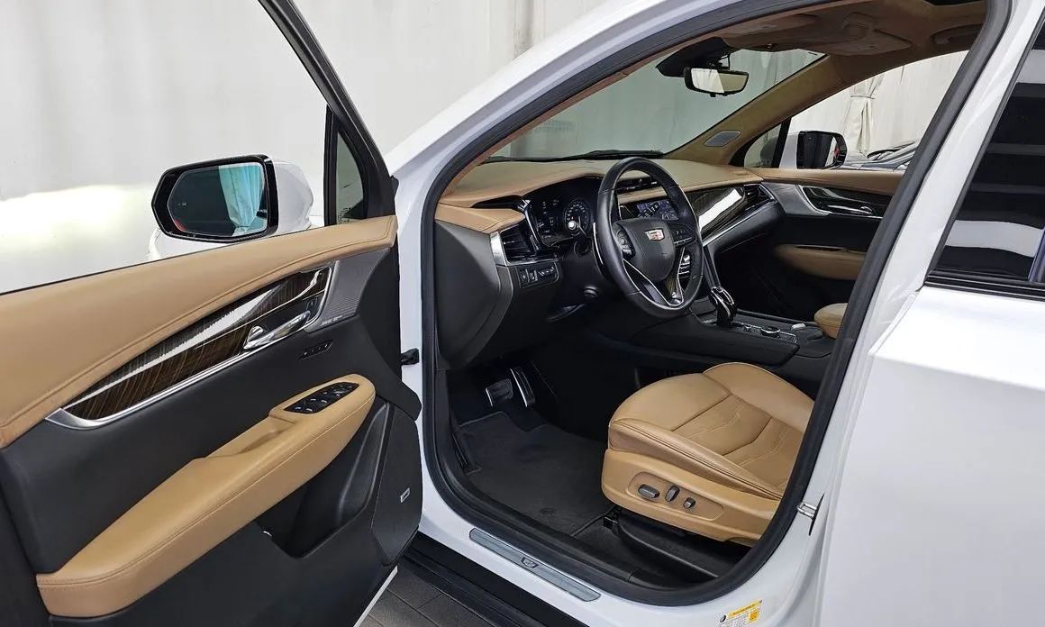Cadillac XT6 — фото 8