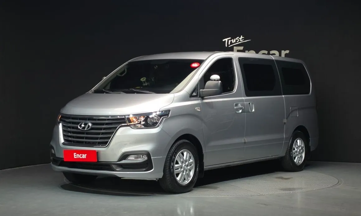 Hyundai Starex — фото 1