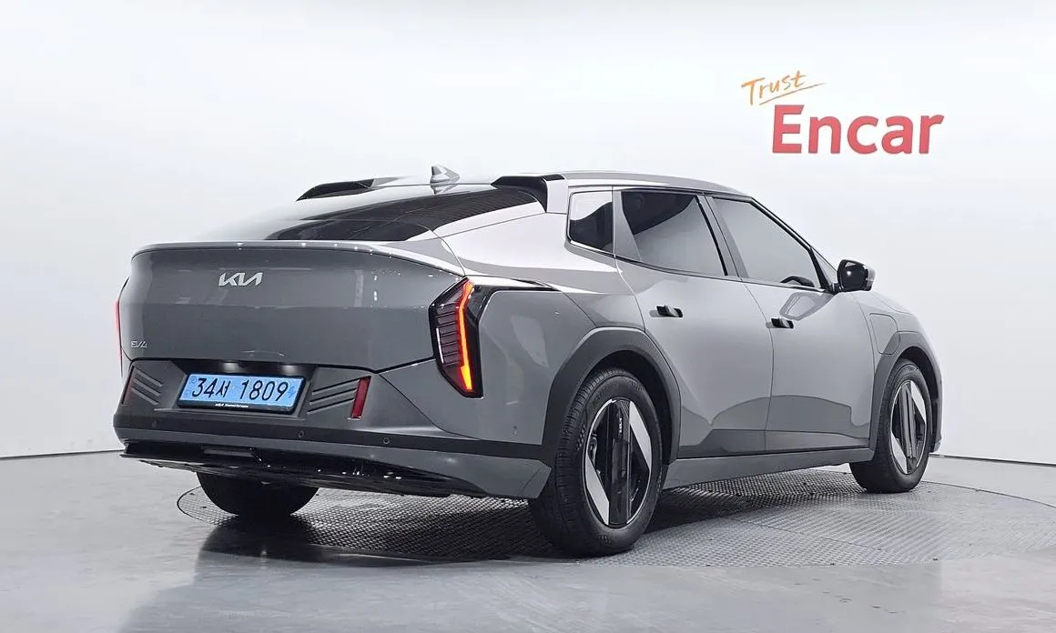 Kia EV4 — фото 2
