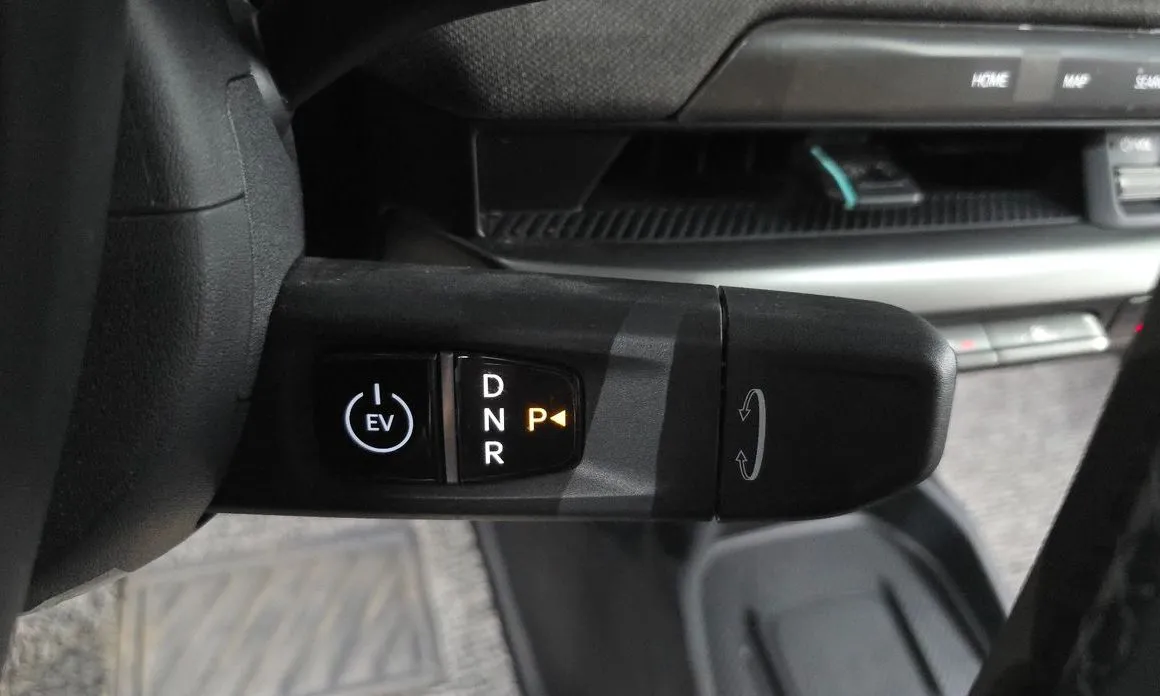 Kia EV4 — фото 6