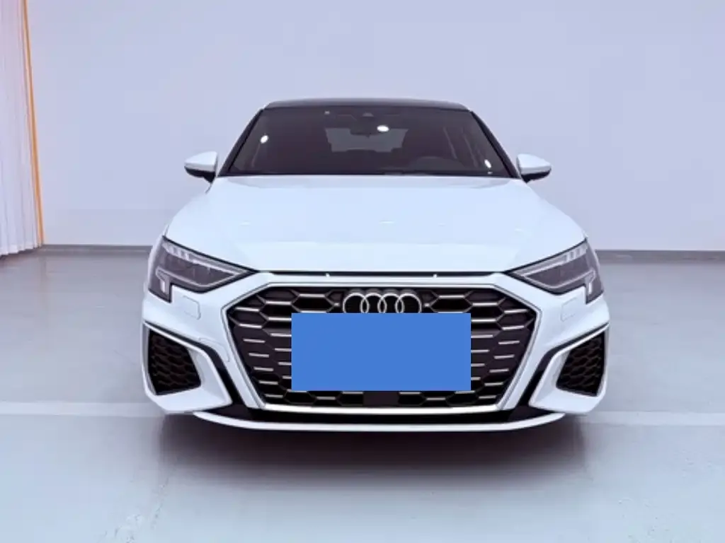 Audi A3 — фото 1
