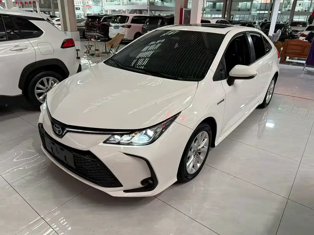 Toyota Corolla — фото 1