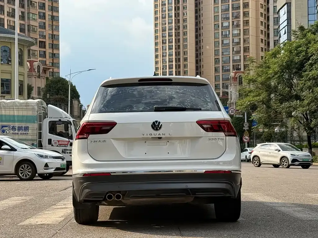 Volkswagen Tiguan L — фото 6