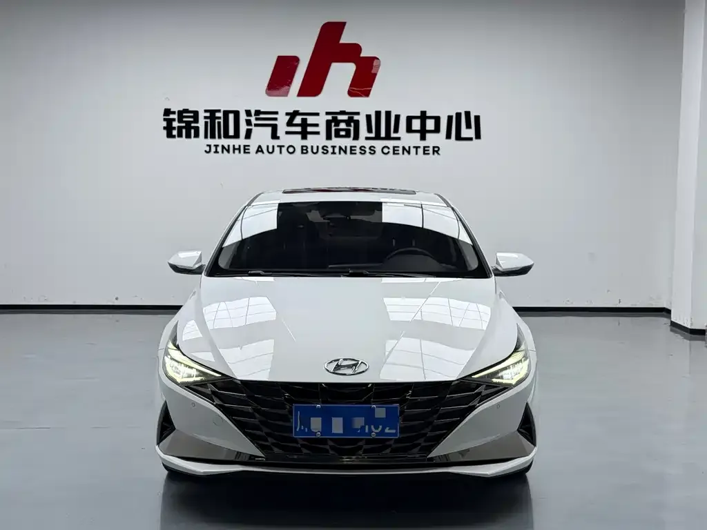 Hyundai Elantra — фото 3