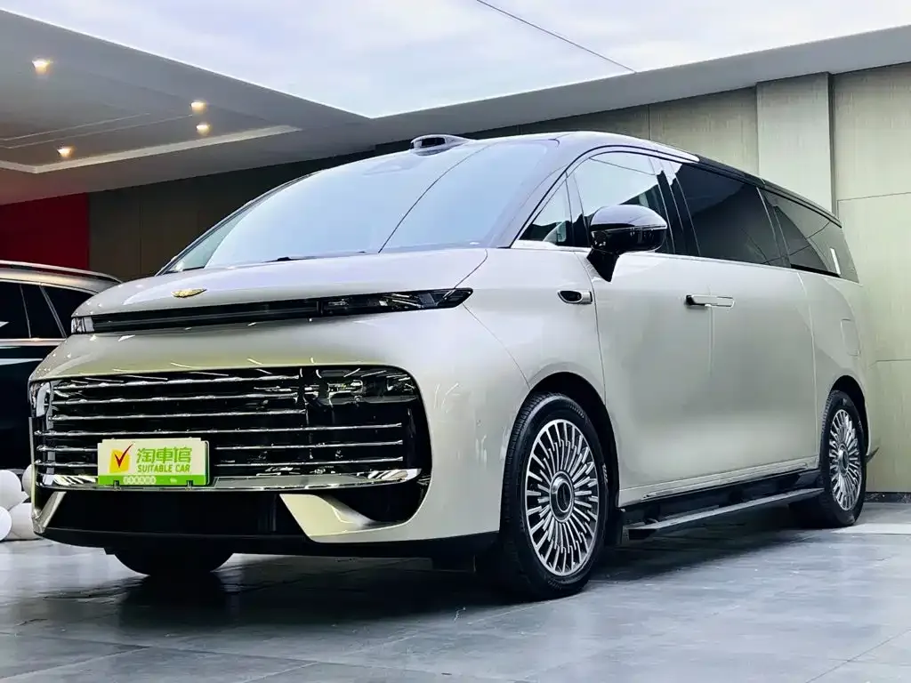 Geely 银河V900 — фото 1