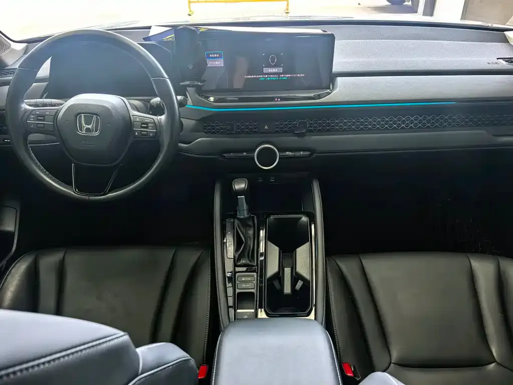 Honda Accord — фото 8