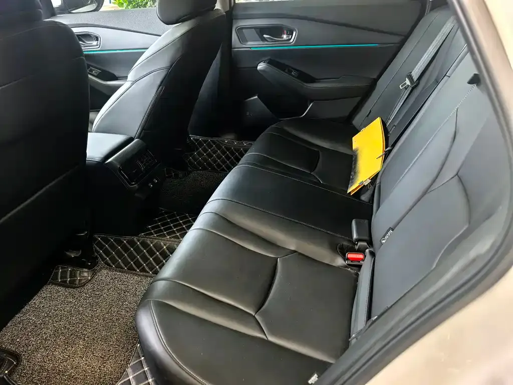 Honda Accord — фото 10