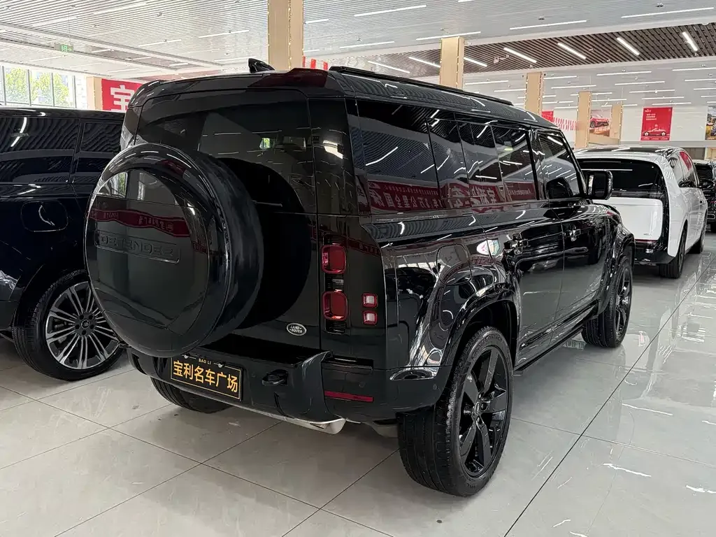 Land Rover Defender — фото 9