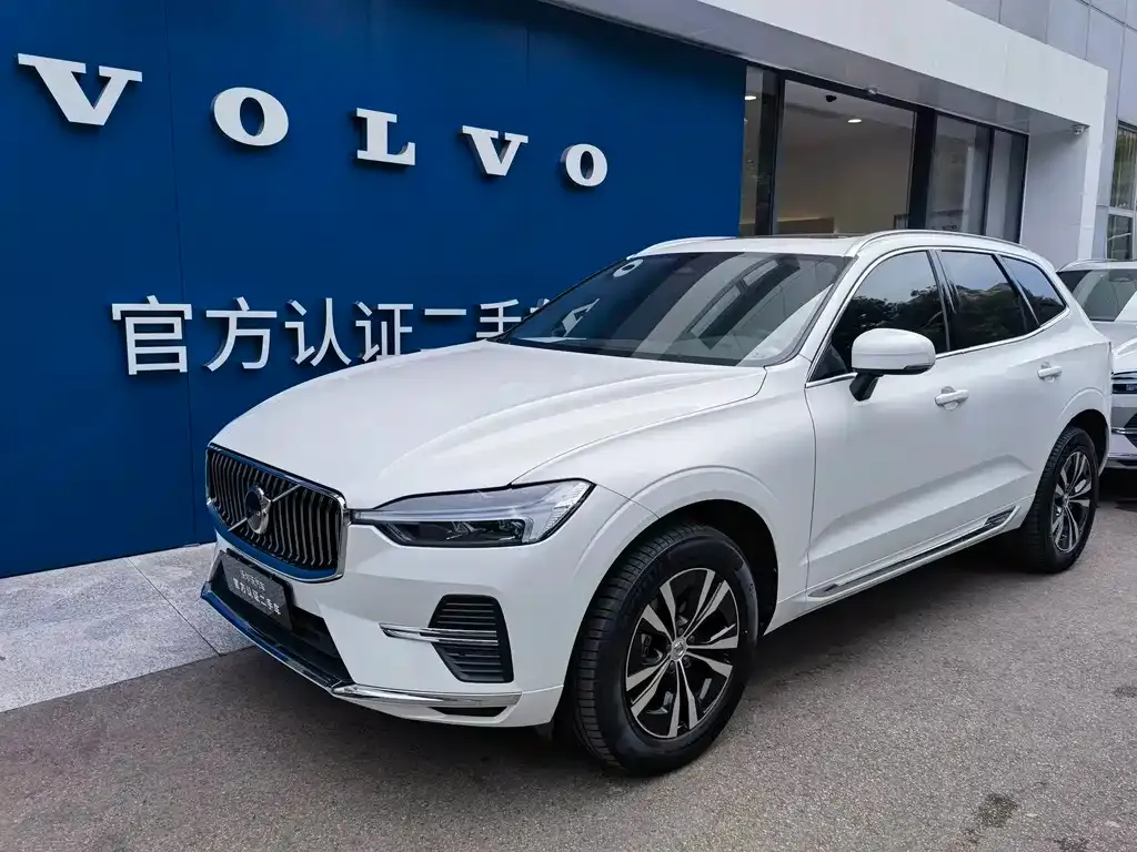Volvo XC60 — фото 1