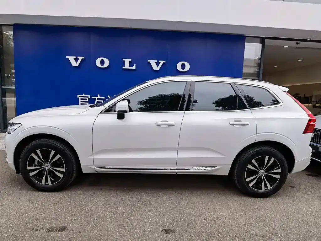 Volvo XC60 — фото 6