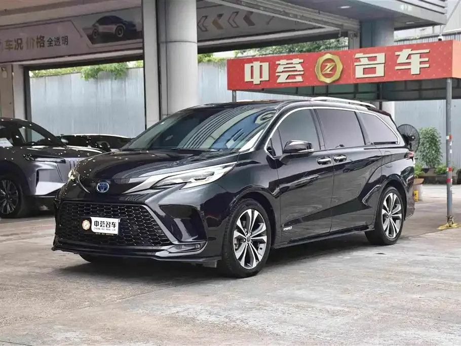 Toyota Granvia — фото 1