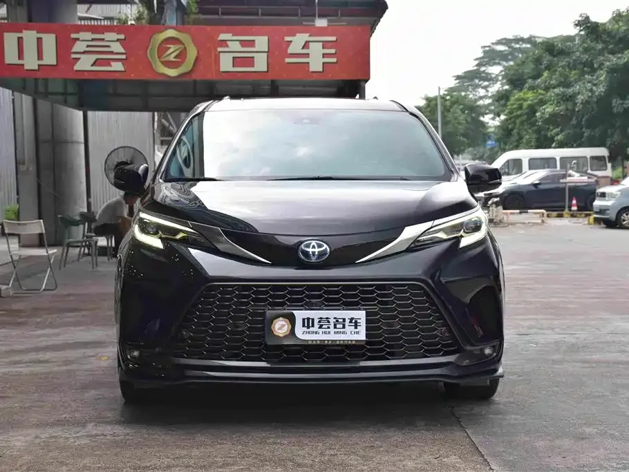 Toyota Granvia — фото 10