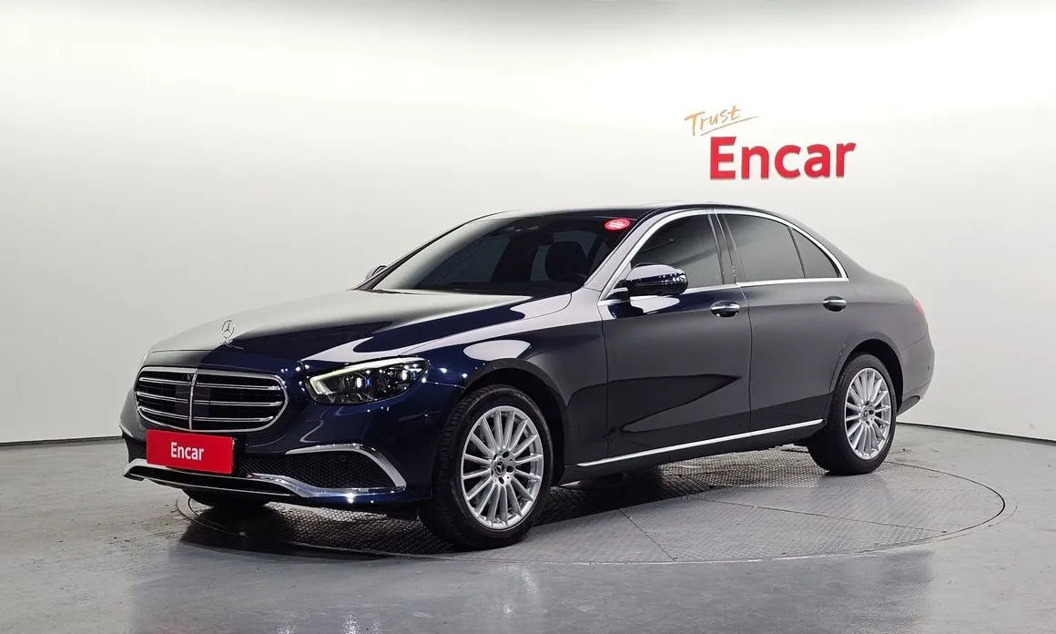 Mercedes-Benz E-Class — фото 1